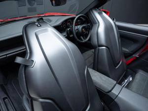 Porsche 911 targa 4 GTS - Image 30