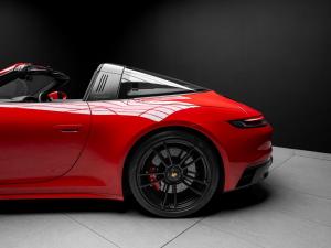 Porsche 911 targa 4 GTS - Image 4