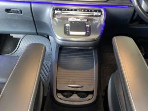 Mercedes-Benz V-Class V300d Exclusive - Image 18