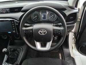 Toyota Hilux 2.4GD-6 single cab Raider manual - Image 8