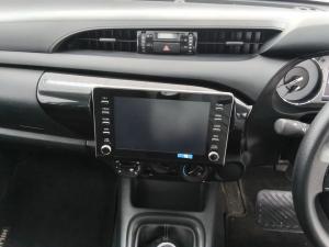 Toyota Hilux 2.4GD-6 single cab Raider manual - Image 14