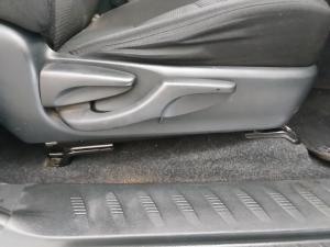 Toyota Hilux 2.4GD-6 single cab Raider manual - Image 16