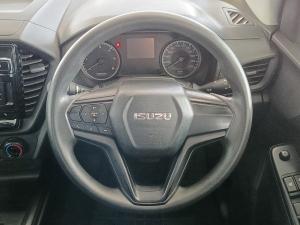 Isuzu D-Max 1.9TD double cab L auto - Image 19