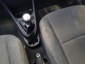 Toyota Etios hatch 1.5 Sprint - Image 10