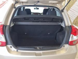 Toyota Etios hatch 1.5 Sprint - Image 15