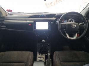 Toyota Hilux 2.4GD-6 double cab Raider manual - Image 6