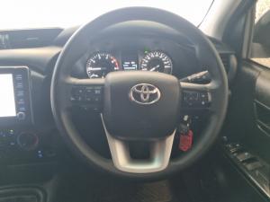 Toyota Hilux 2.4GD-6 double cab Raider manual - Image 8