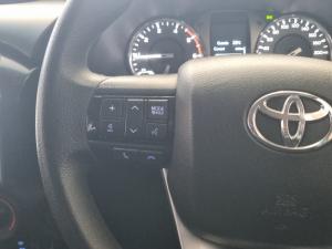 Toyota Hilux 2.4GD-6 double cab Raider manual - Image 9