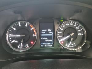 Toyota Hilux 2.4GD-6 double cab Raider manual - Image 11