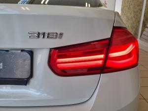 BMW 3 Series 318i - Image 25