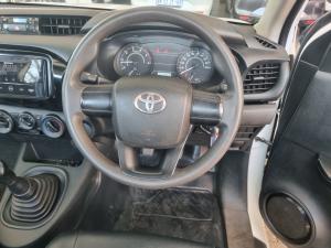 Toyota Hilux 2.0 single cab S (aircon) - Image 8