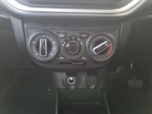 Toyota Vitz 1.0 XR manual - Image 11