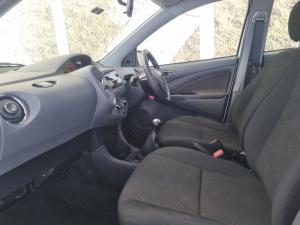 Toyota Etios sedan 1.5 Sprint - Image 7