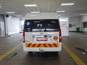 Toyota Quantum 2.8 SLWB bus 14-seater GL manual - Image 5