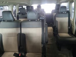 Toyota Quantum 2.8 SLWB bus 14-seater GL manual - Image 14