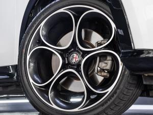 Alfa Romeo Tonale 1.5T Hybrid Ti - Image 5