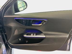 Mercedes-Benz C-Class C220d Avantgarde - Image 15