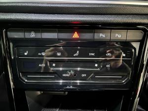 Volkswagen T-Roc 2.0TSI 4Motion R-Line - Image 22
