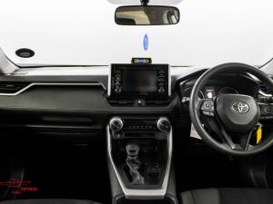 Toyota RAV4 2.0 GX auto - Image 6