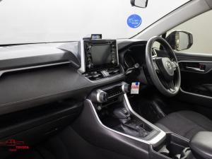 Toyota RAV4 2.0 GX auto - Image 7
