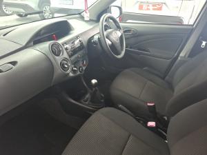 Toyota Etios hatch 1.5 Sprint - Image 7