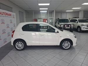 Toyota Etios hatch 1.5 Sprint - Image 3