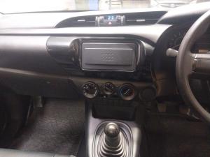 Toyota Hilux 2.0 single cab S (aircon) - Image 11