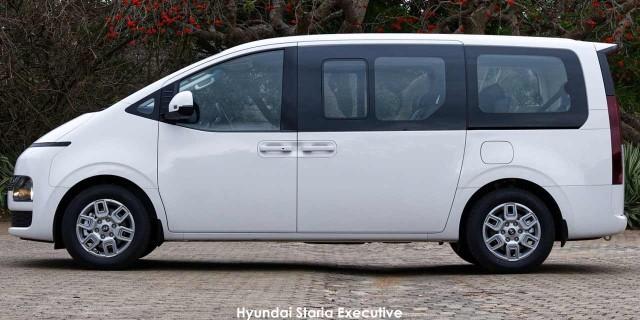 Hyundai Staria 2.2D Executive 9-seater