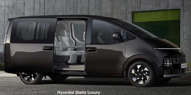 Hyundai Staria 2.2D Luxury