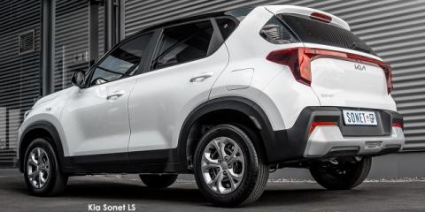 Kia Sonet 1.5 LS manual - Image credit: &copy; 2026 duoporta. Generic Image shown.