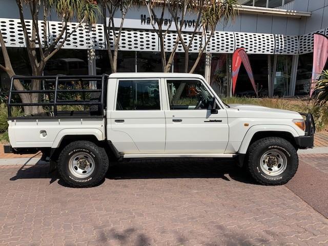 Toyota Land Cruiser 79 Land Cruiser 79 4.0 V6 double cab | Halfway ...