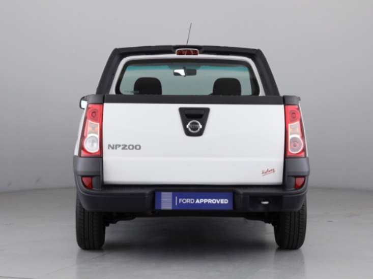 Nissan NP200 1.6i (aircon) safety pack | Halfway Toyota Ottery