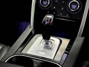Land Rover Discovery Sport P300e R-Dynamic HSE - Image 17