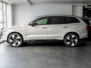 Volvo EX90 Ultra Twin Performance - Image 2