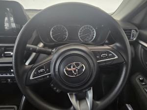 Toyota Urban Cruiser 1.5 XR manual - Image 8