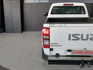 Isuzu D-Max Gen 6 250 single cab Fleetside safety - Image 11