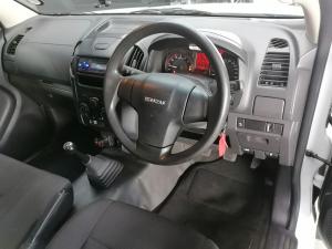 Isuzu D-Max Gen 6 250 single cab Fleetside safety - Image 22