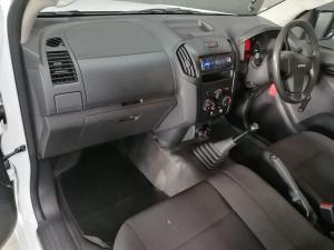 Isuzu D-Max Gen 6 250 single cab Fleetside safety - Image 23