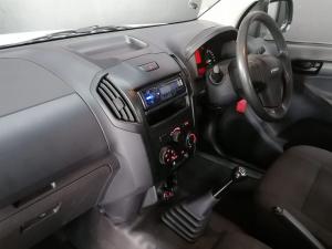 Isuzu D-Max Gen 6 250 single cab Fleetside safety - Image 24