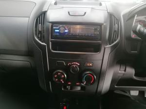 Isuzu D-Max Gen 6 250 single cab Fleetside safety - Image 27