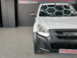 Isuzu D-Max Gen 6 250 single cab Fleetside safety - Image 8