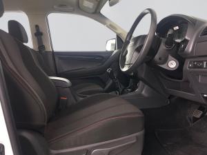 Isuzu D-MAX 250 HO HI-RIDE D/C - Image 16