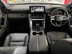 Toyota Land Cruiser 300 3.3D GR-Sport - Image 6