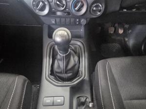 Toyota Hilux 2.4GD-6 double cab 4x4 Raider manual - Image 9