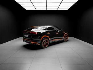 Lamborghini Urus S - Image 11