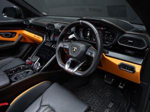 Lamborghini Urus S - Image 18