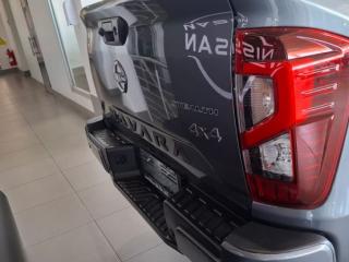 Nissan Navara 2.5DDTi double cab Stealth 4x4
