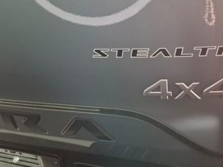 Nissan Navara 2.5DDTi double cab Stealth 4x4