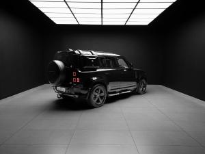 Land Rover Defender 110 D240 X-Dynamic SE - Image 11