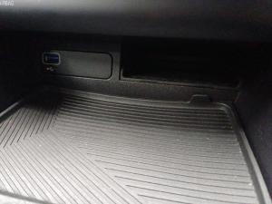 Mahindra XUV700 2.0T AX5 - Image 18